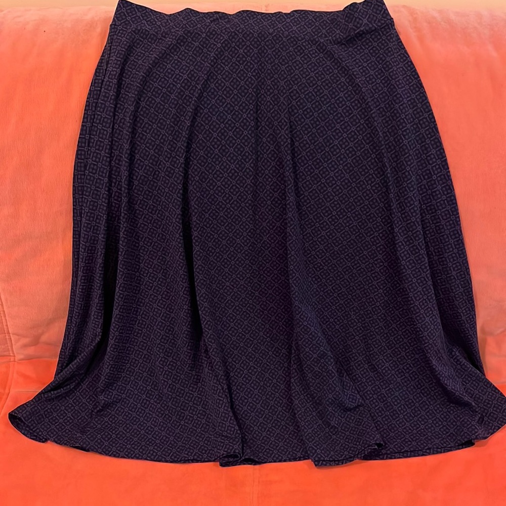 Ladies stretchy skirt